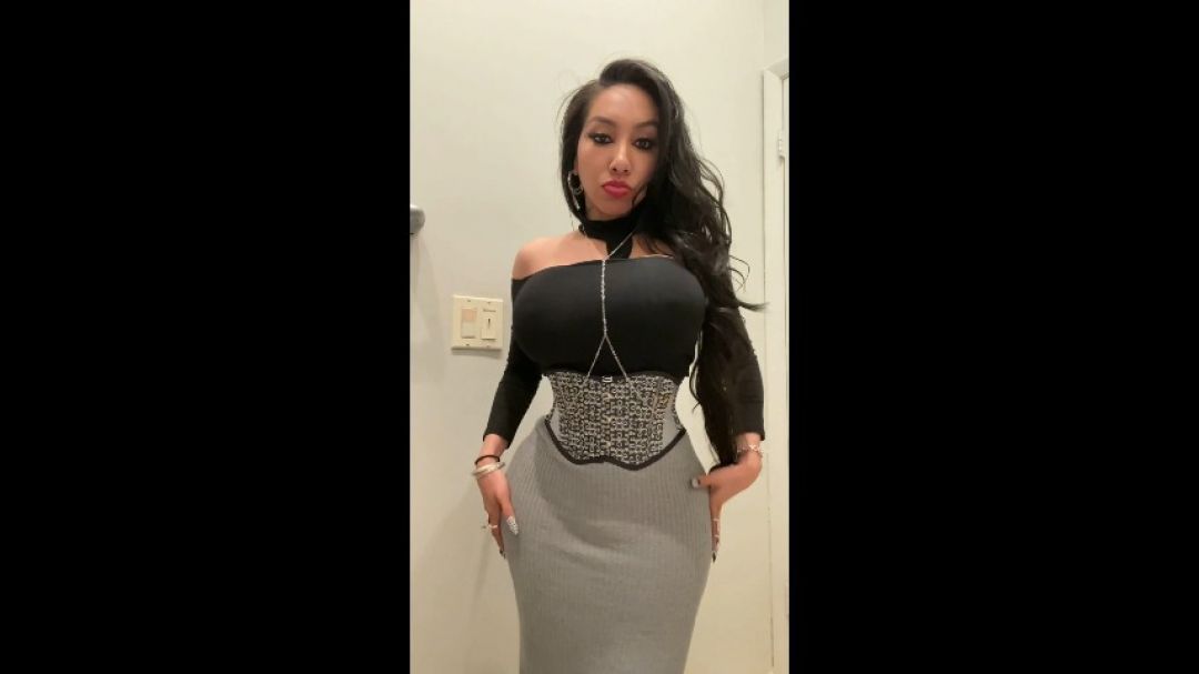 play with my pussy at my friend house