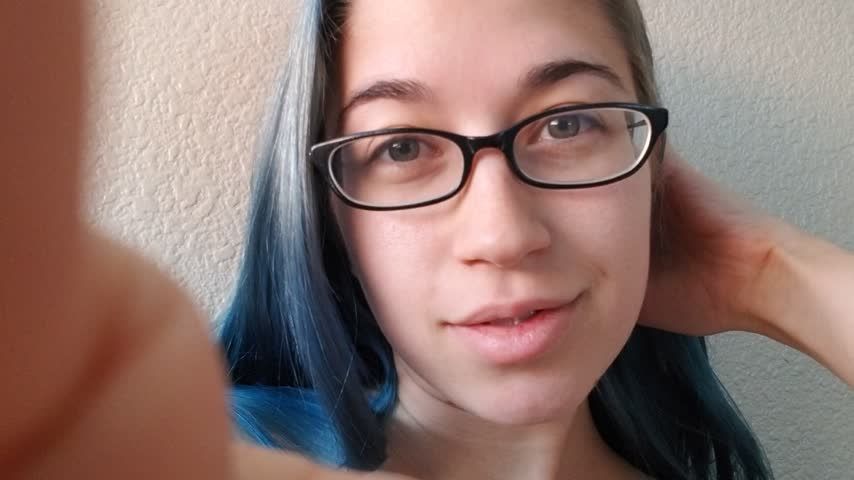 Mini Man Meets Giantess Alex handheld