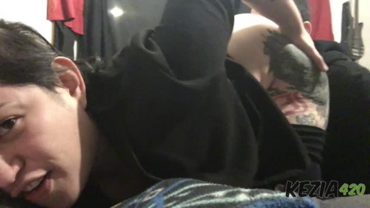 Facial From a Stranger PUBLIC Bar hookup