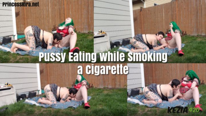 PUBLIC Pussy Eating: Smoking a Cigarette