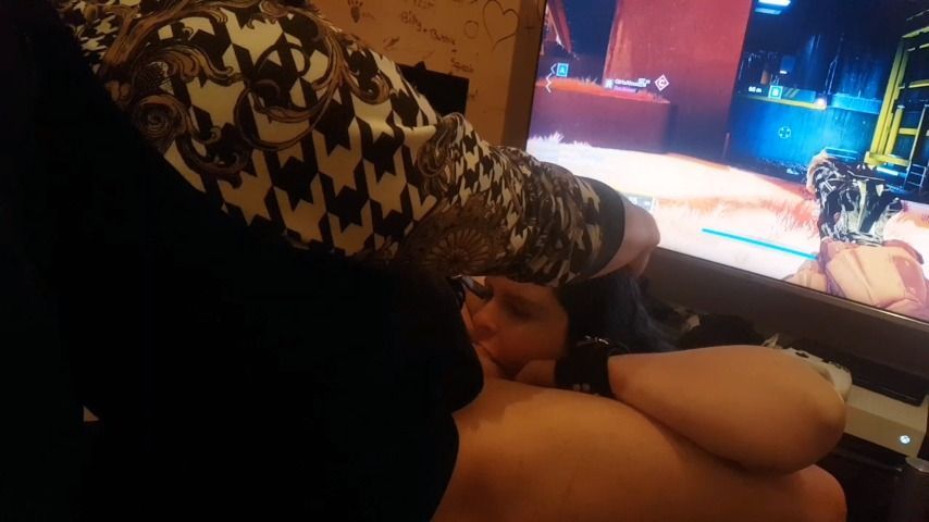 Gamer Blowjob Challenge