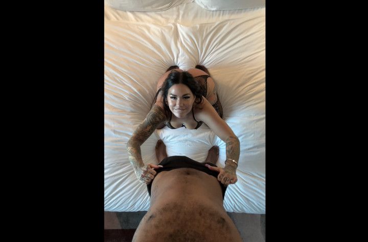 BIG BOOTY SLUT WINNING THE CEILING CHALLENGE