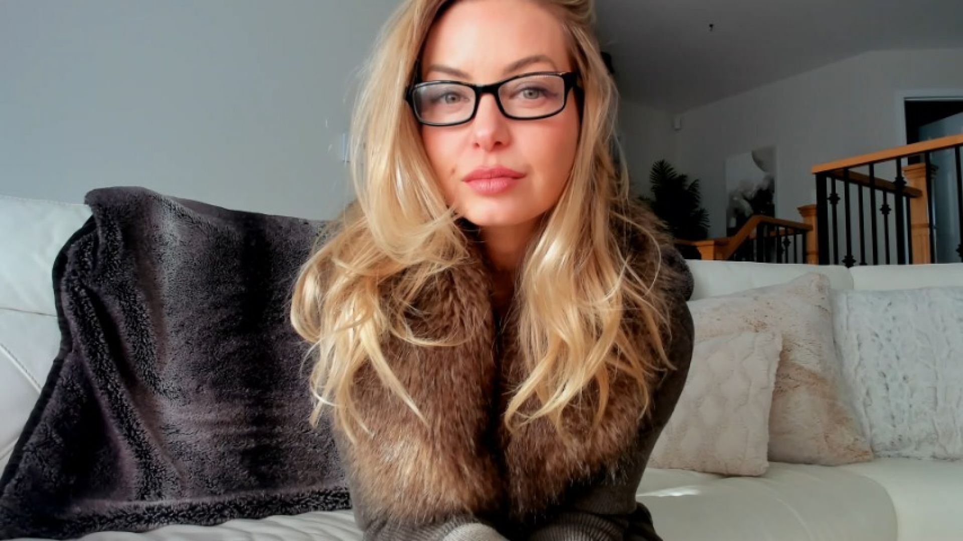 Its Ur Birthday - step-Mommy likes when u suck her tongue