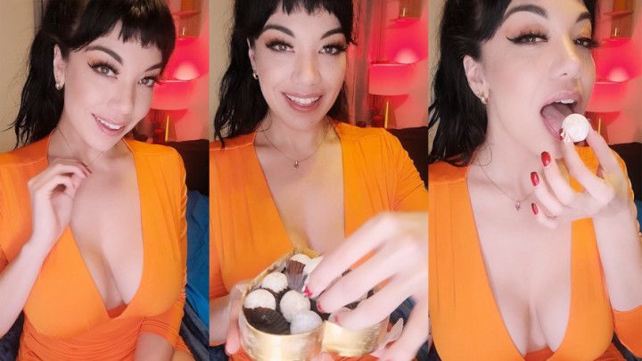 MOMMY EATS GF's CHOCOLATES WITH U | STORYTIME