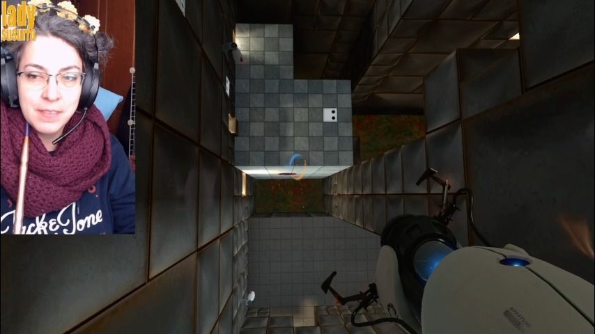 Gaming || Playing Portal || LadySusurro