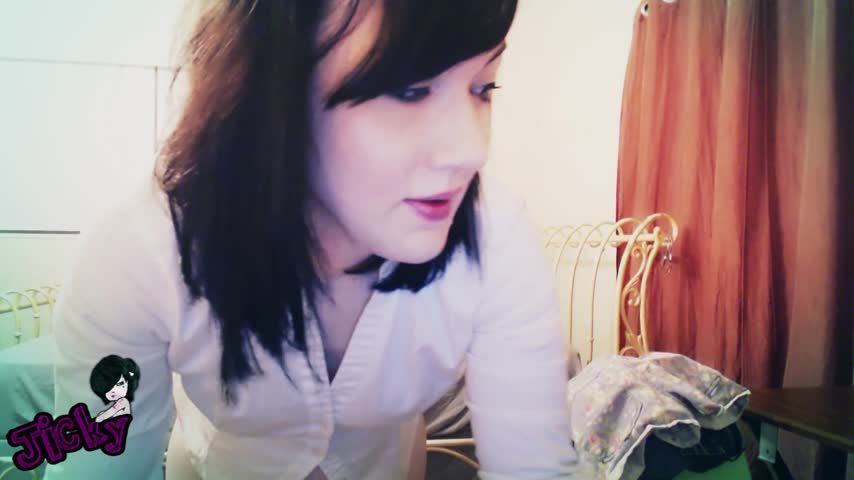 Pregnant Shortie Shorts Squeeze