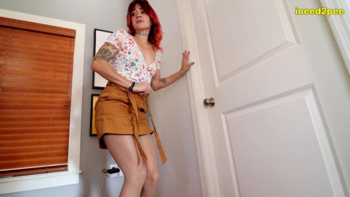 Coworker Mya Locca peeing panties pantyhose