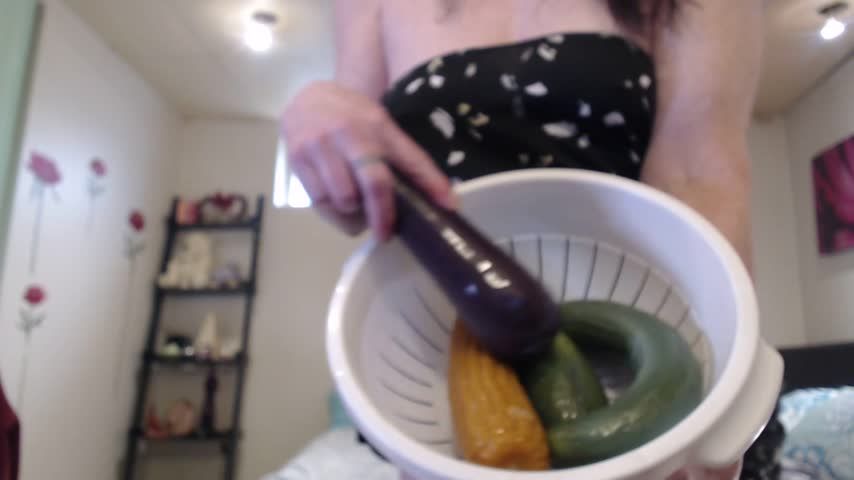 Little Veggies to Fuck