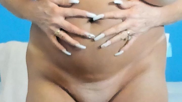 Kaylas sexy round belly