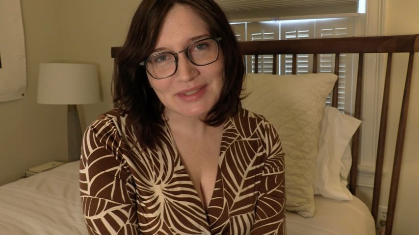 step-Mom Has a Fansite 4K