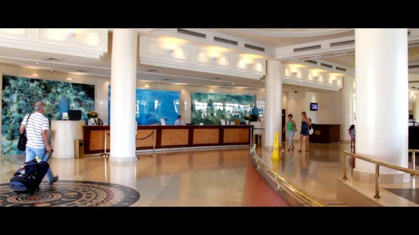 step-Mom Takes step-Son On Graduation Trip Complet