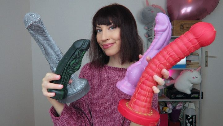 Creative silicone dildos by @HankeysToys