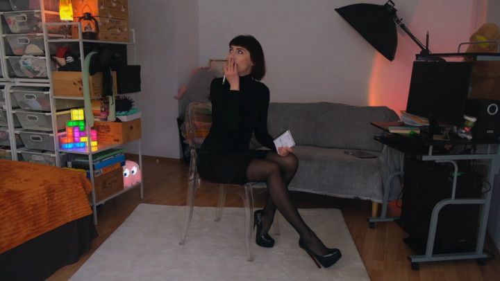 Embarrassed secretary keeps on farting for Boss