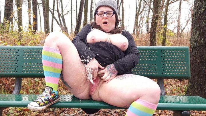 BBW Squirtin' on the Trail