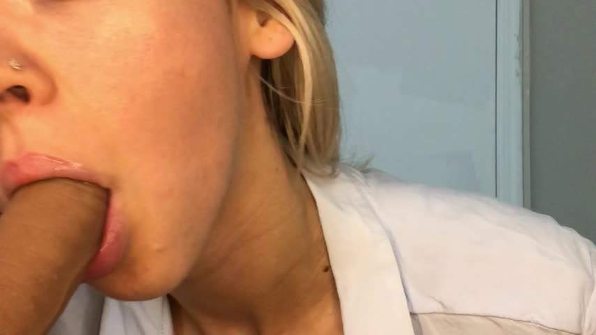 Teen cums like a good girl