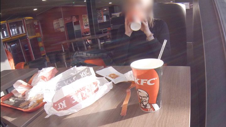 Upskirt at KFC - Ignore cam