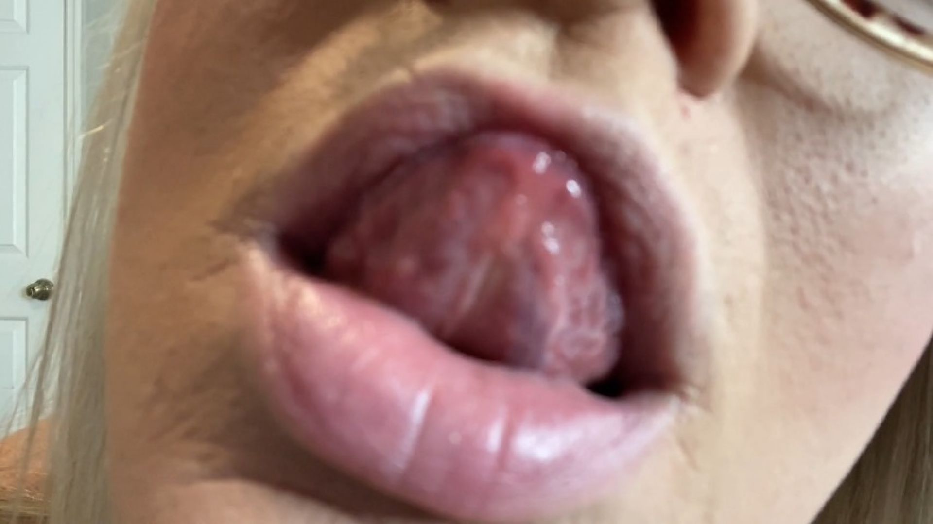 Hot step-Moms Kissing