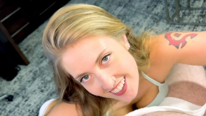 Curvy Electra Rayne Fucks 1st Fan