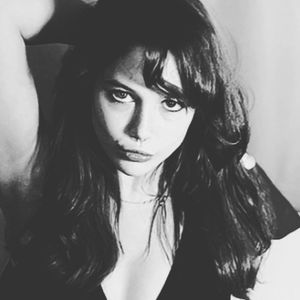 Ellie Skyes's Profile - Vids, Pics & More | ManyVids - ManyVids